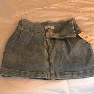 Light Wash Jean Zipper Skirt
